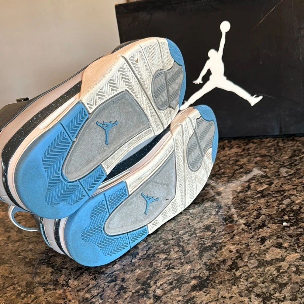 Air Jordan 2 retro Gray and Blue Sneakers EUC 10.5